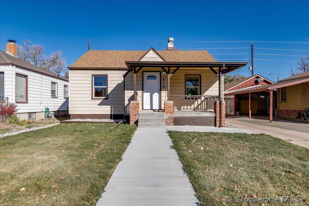 1828 21ST ST - Photo 1