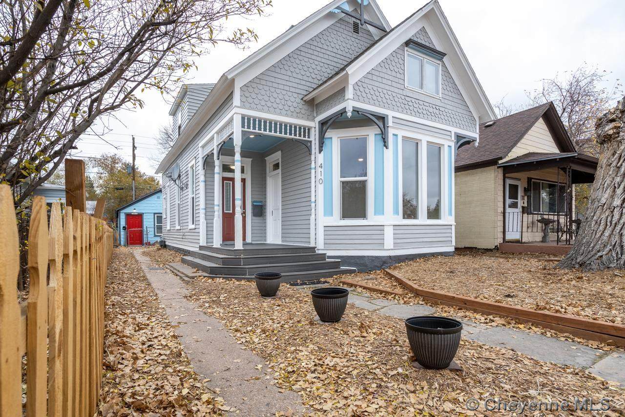 410 21ST ST - Photo 1