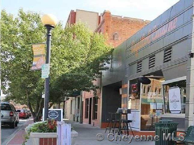 1720 Capitol Ave - Photo 1