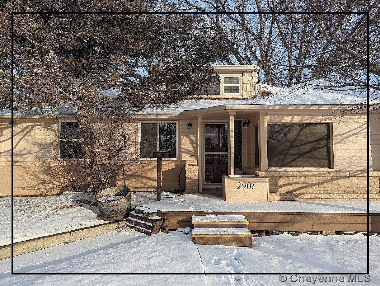2901 Spruce Dr - Photo 1