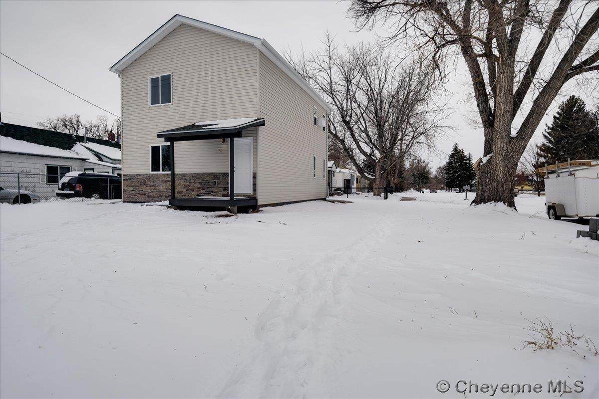 720 Russell Ave - Photo 1