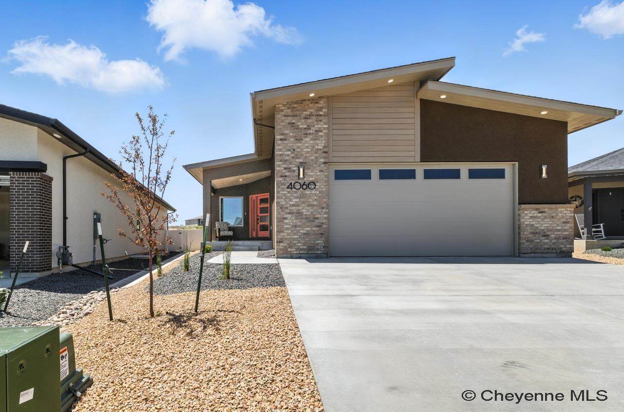 4060 Saddleback Ln - Photo 1
