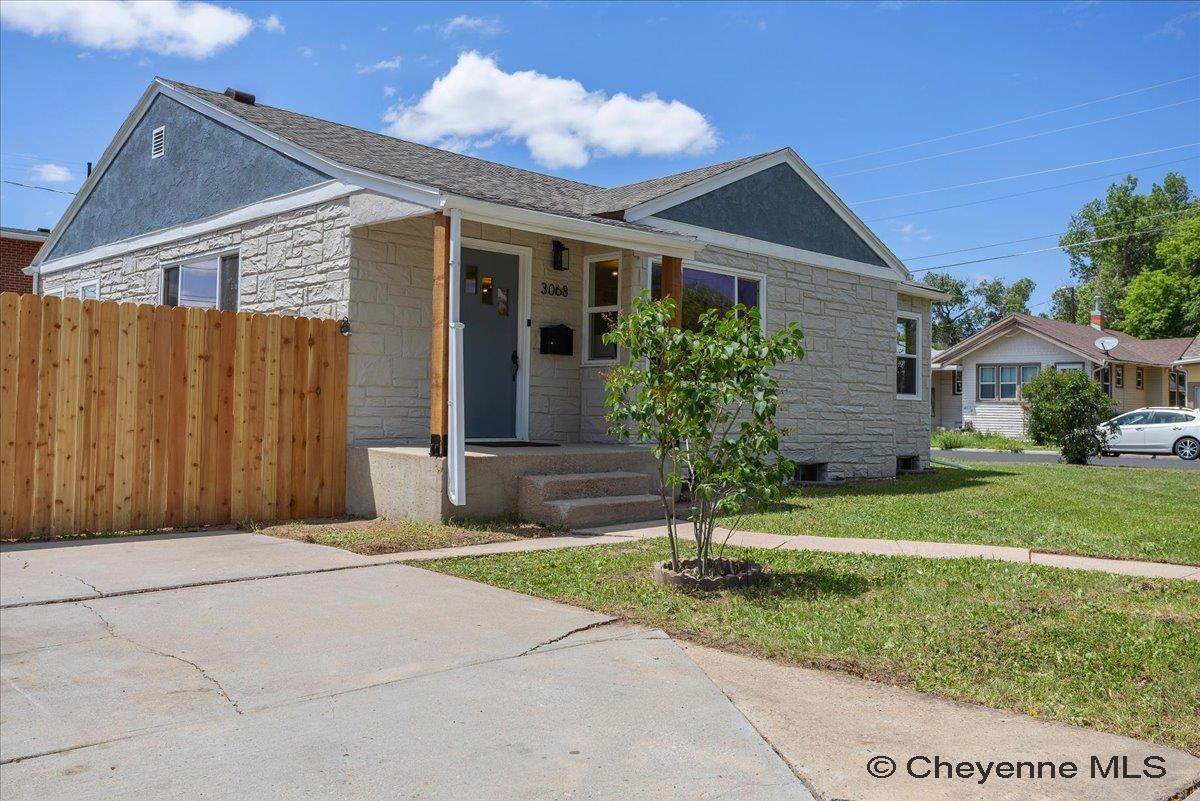 3068 Reed Ave - Photo 1
