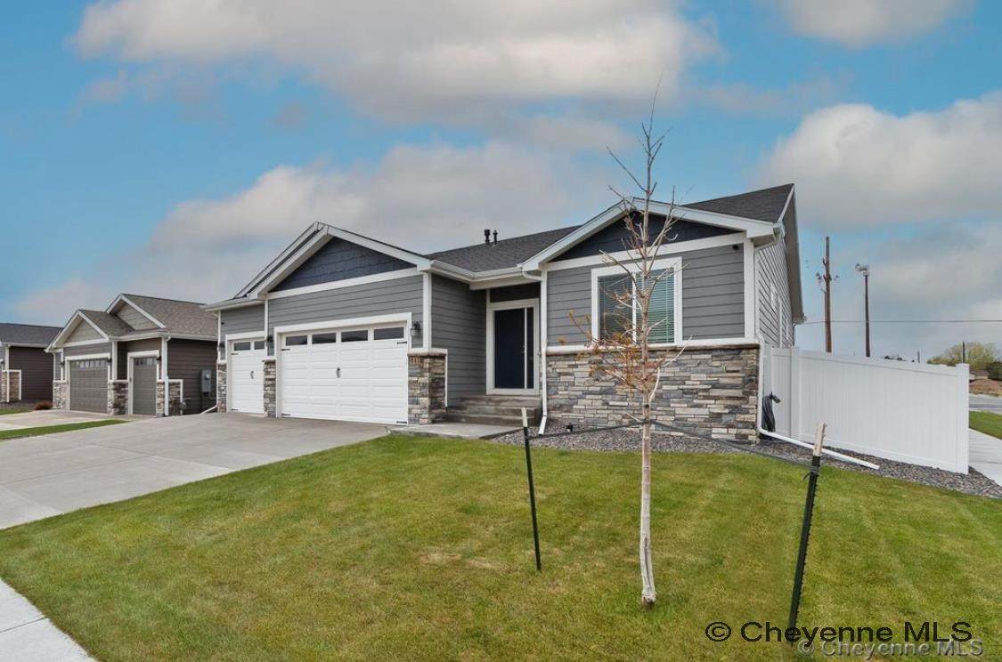 5618 Dayton Dr - Photo 1