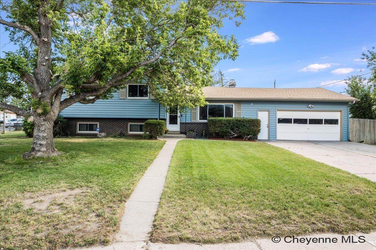 4825 12TH ST - Photo 1