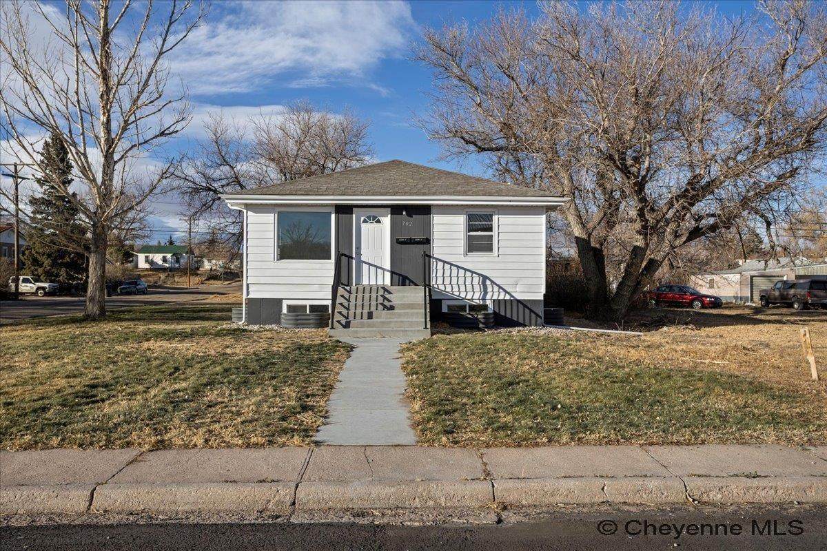 702 2ND ST - Photo 1
