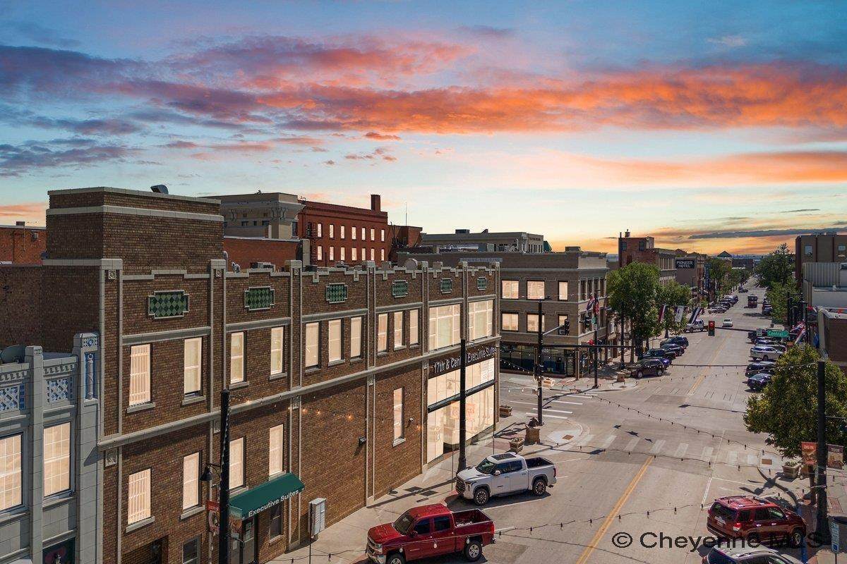 109 17TH ST - Photo 1