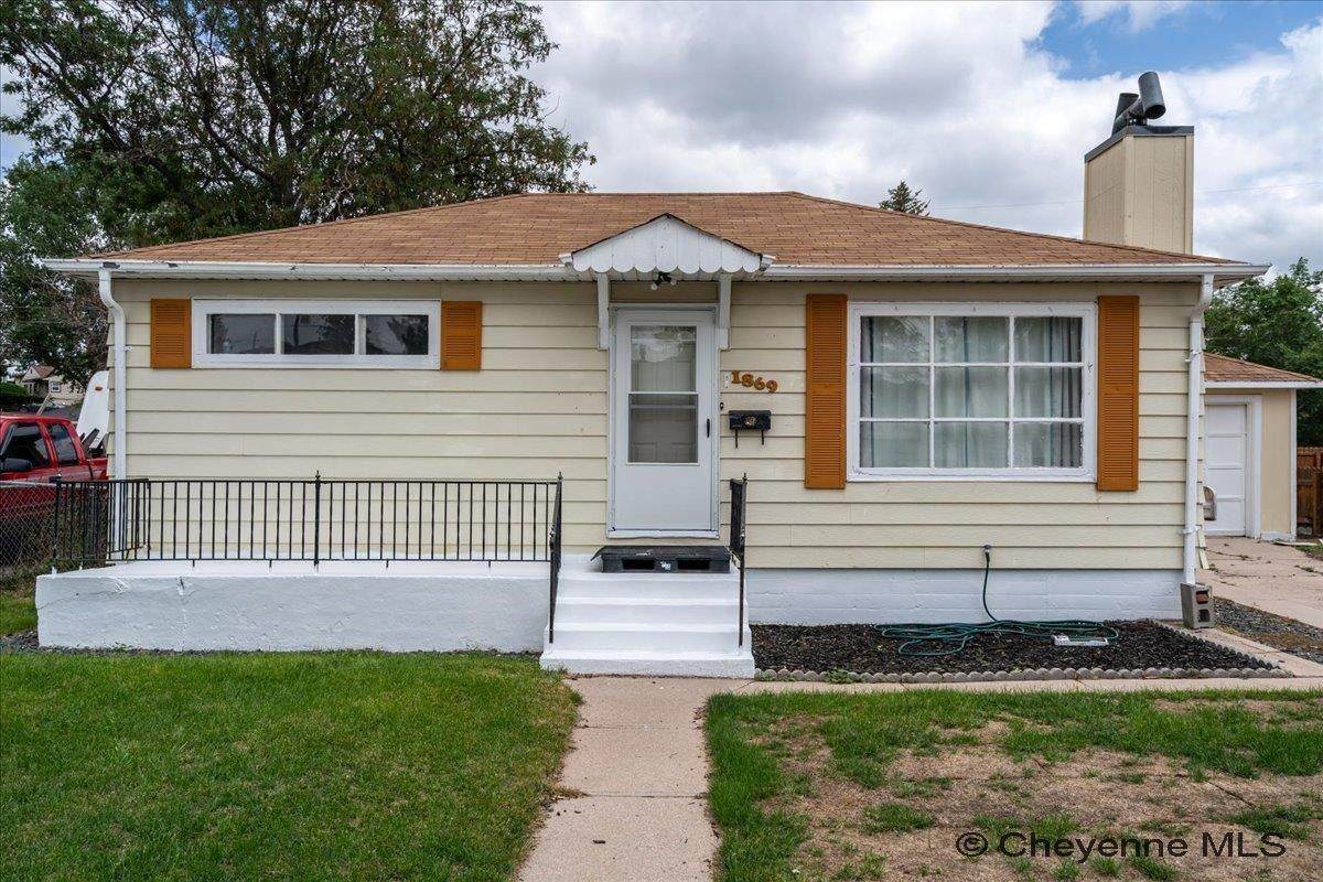 1869 Cherry Ct - Photo 1