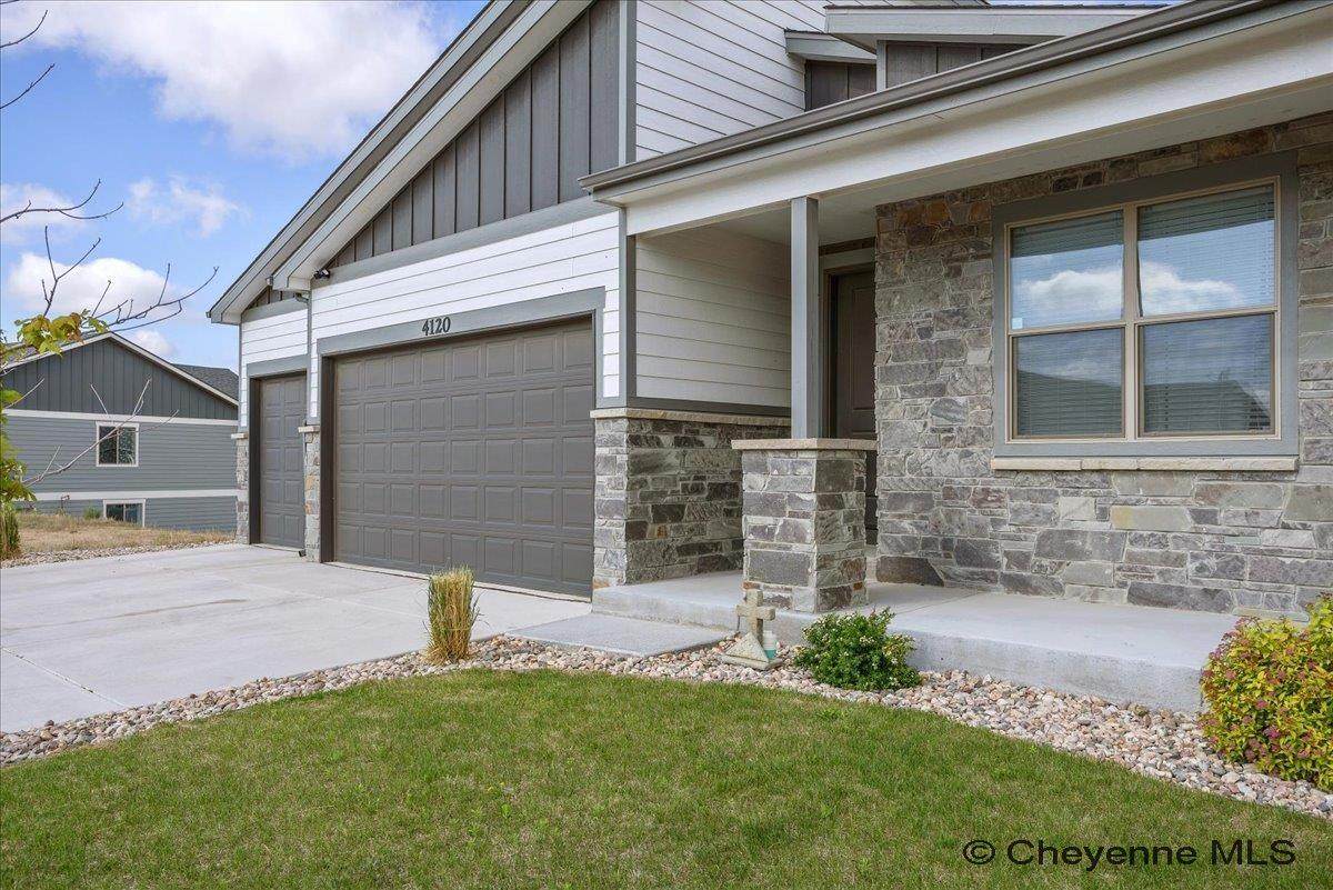 4120 Sage Rd - Photo 1