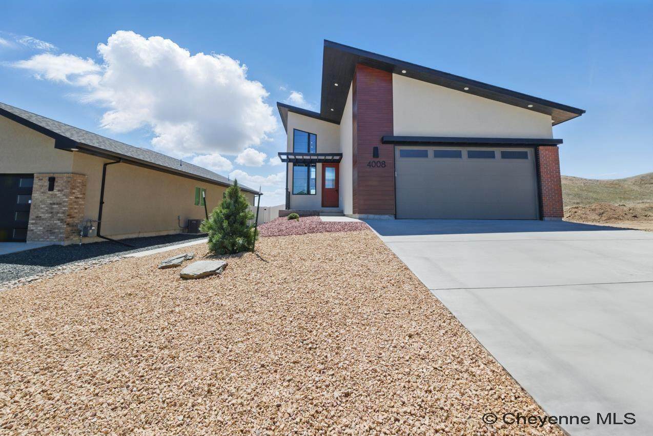 4048 Saddleback Ln - Photo 1