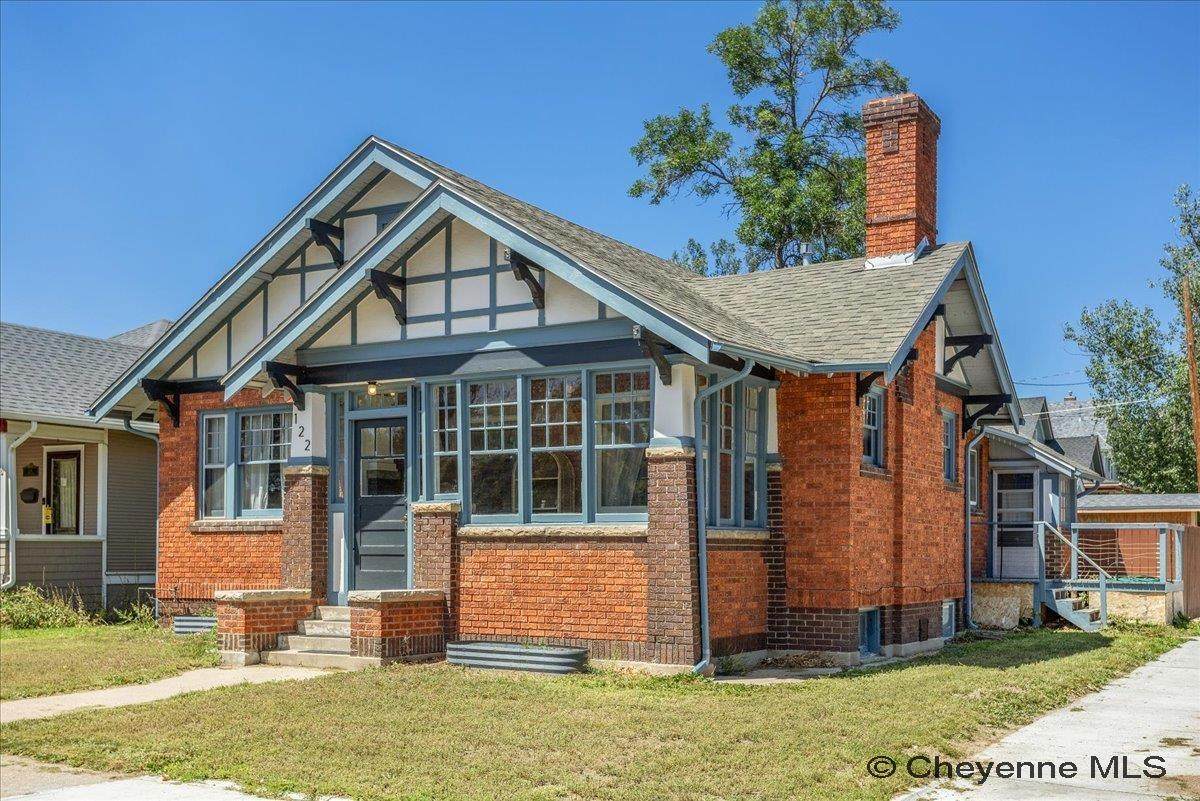 122 27TH ST - Photo 1