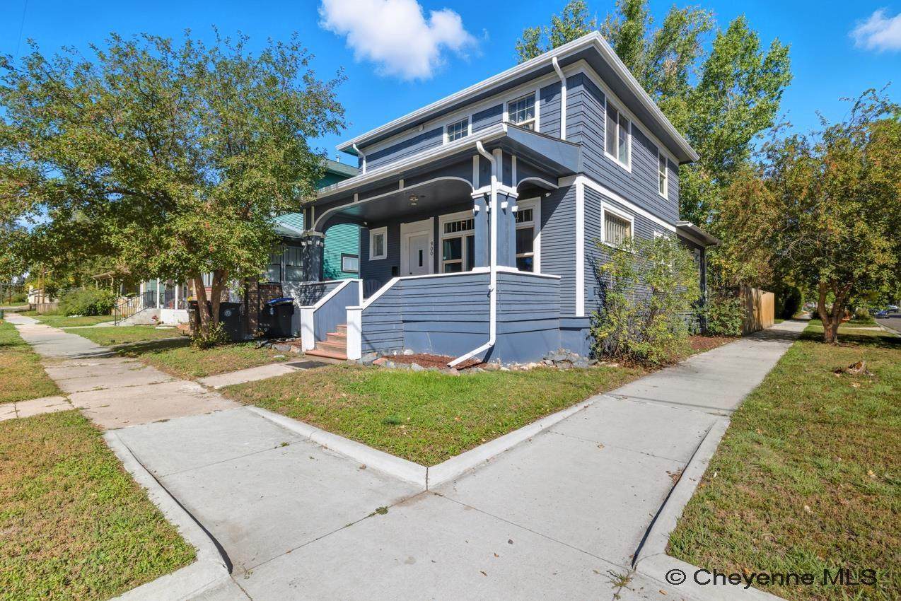 900 31ST ST - Photo 1