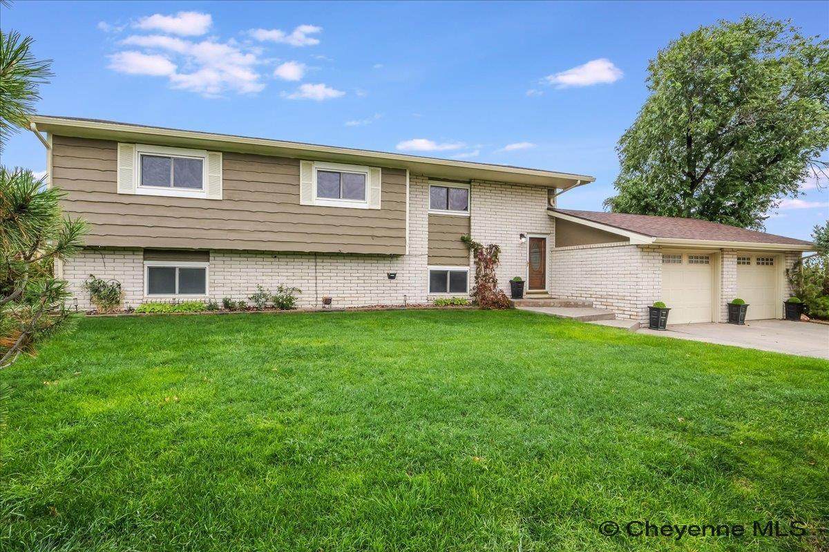 7610 Santa Marie Dr - Photo 1