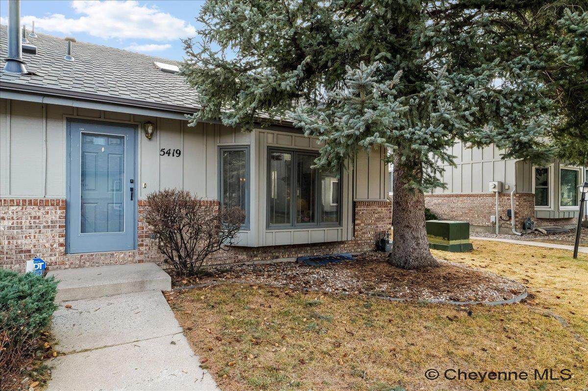 5419 Hynds Blvd - Photo 1