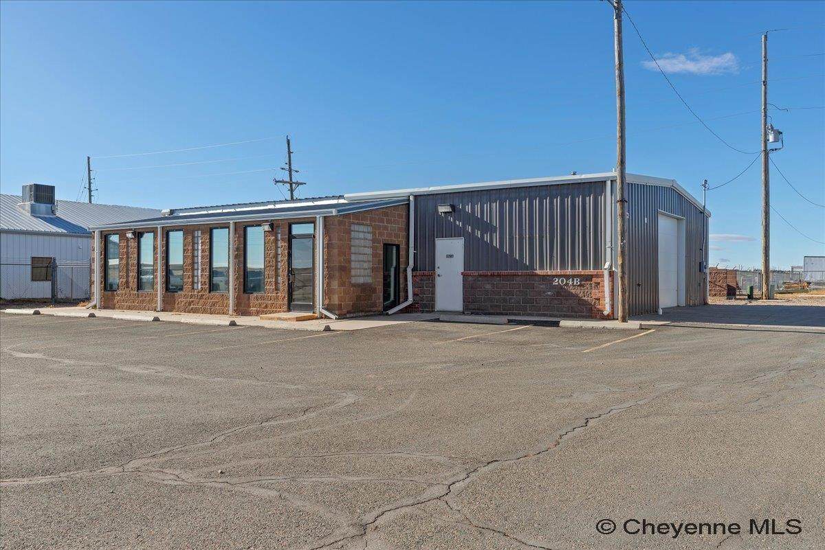 204 College Dr - Photo 1