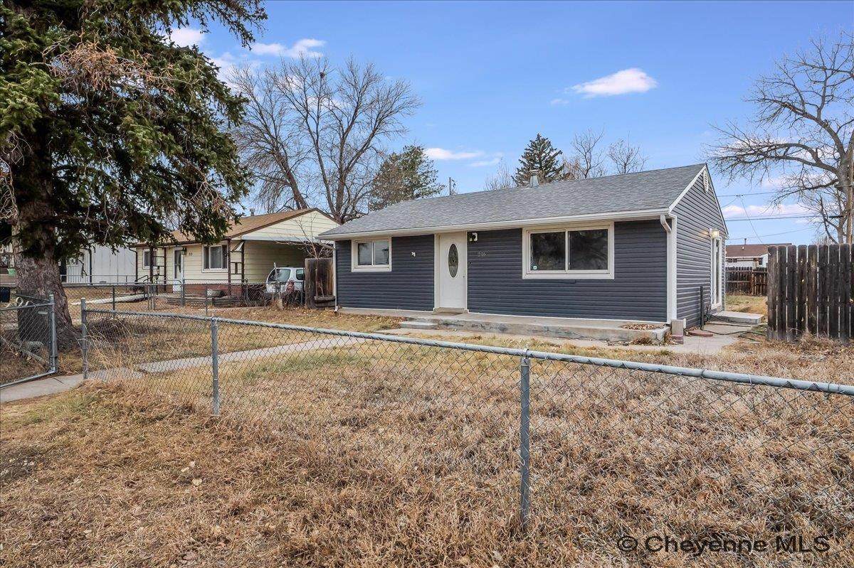 216 Cribbon Ave - Photo 1