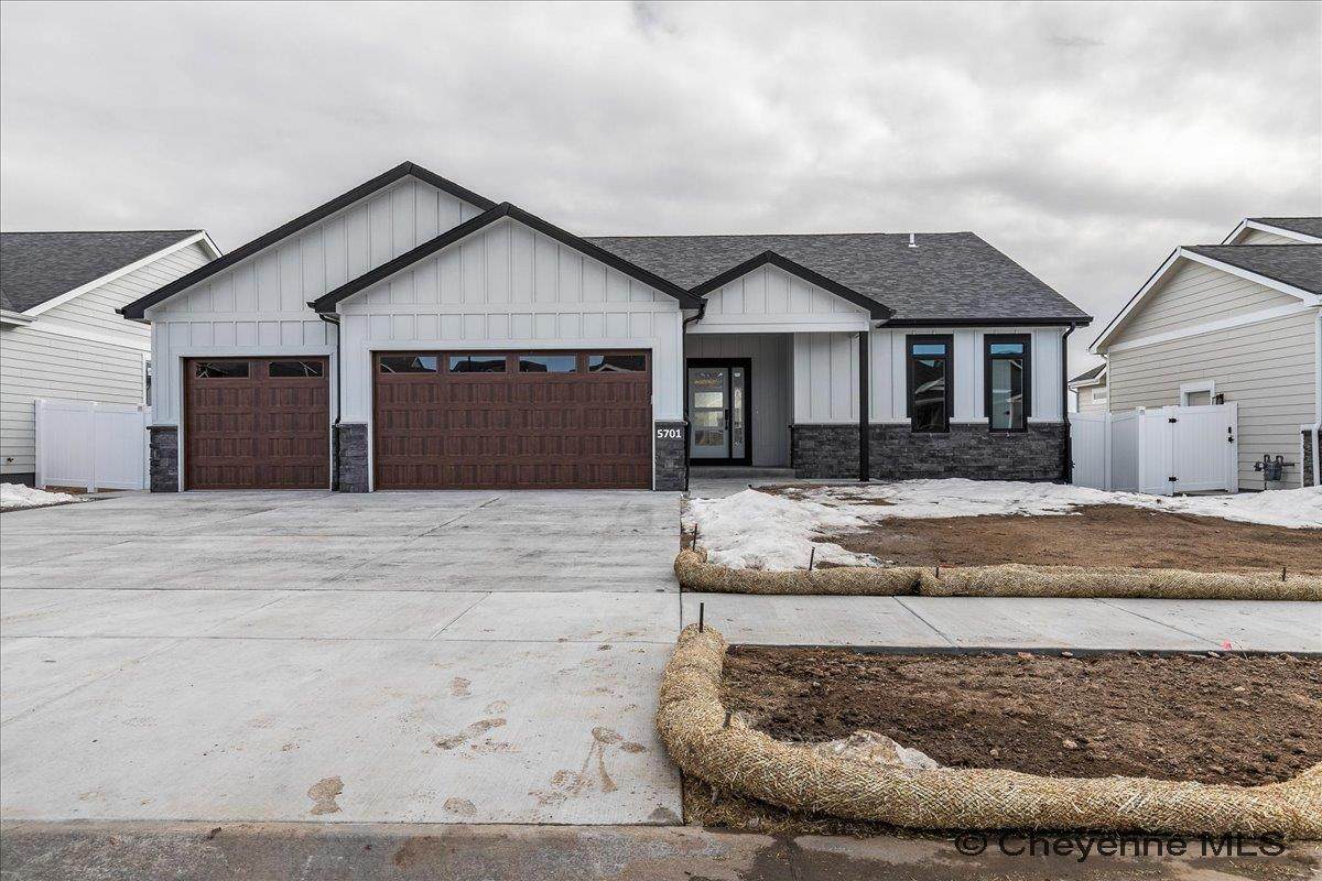 1218 Phipps Ave - Photo 1