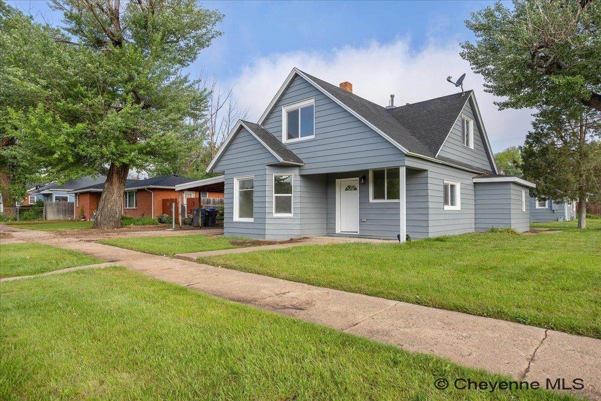 1018 20TH ST - Photo 1