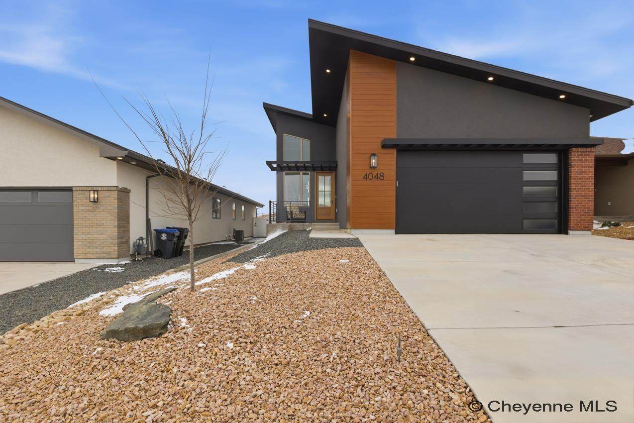 4048 Saddleback Ln - Photo 1