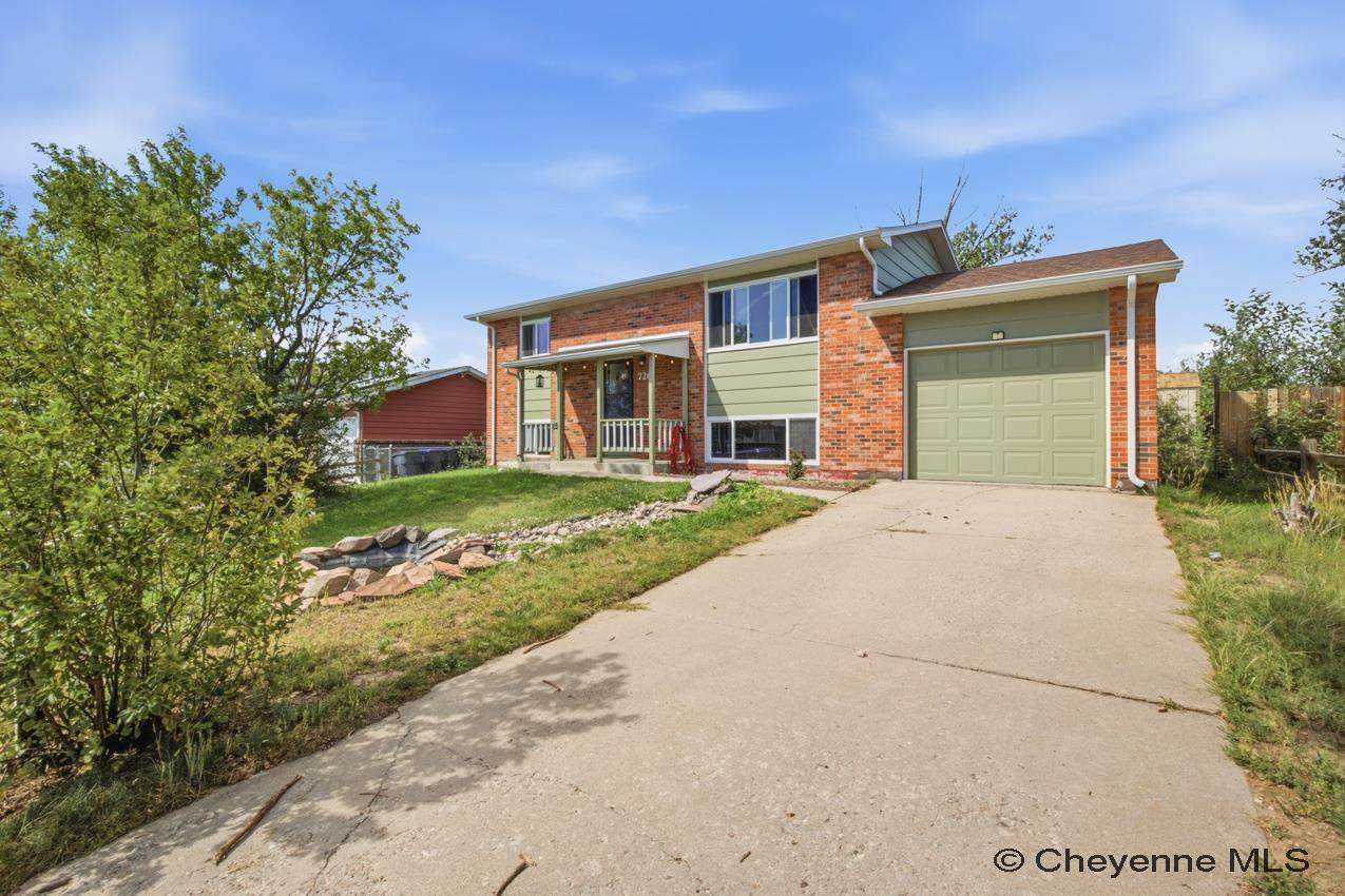 726 Cottonwood Dr - Photo 1