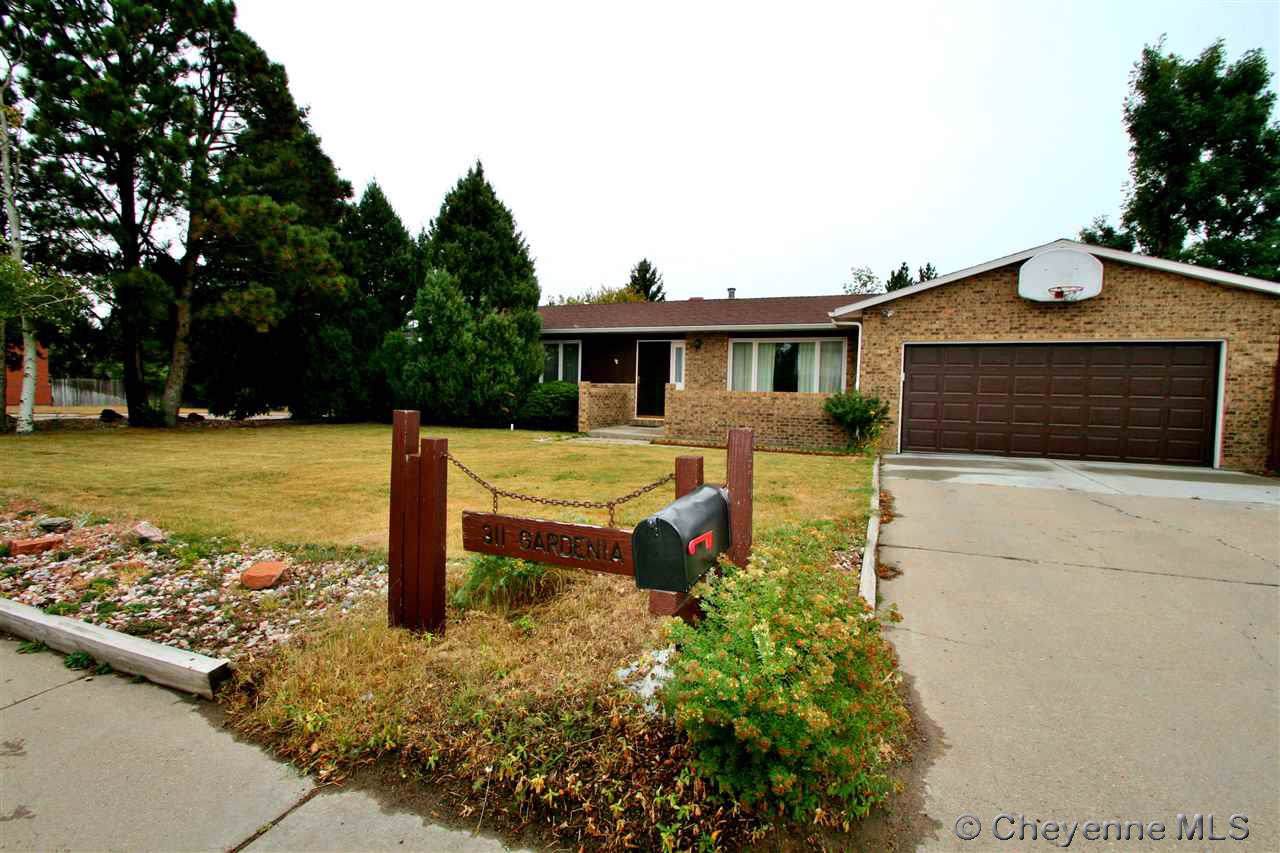 311 Gardenia Dr - Photo 1