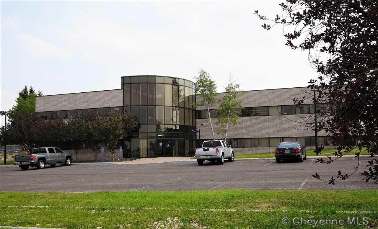 1401 Airport Pkwy - Photo 1