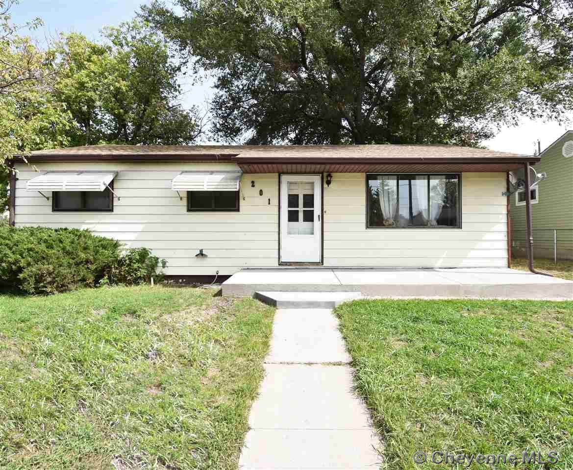 201 Stanfield Ave - Photo 1