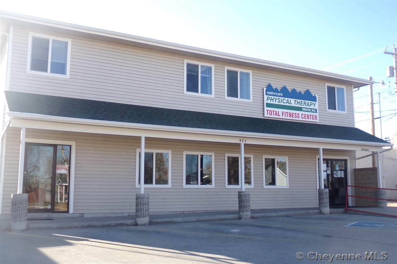 953 Walnut St - Photo 1