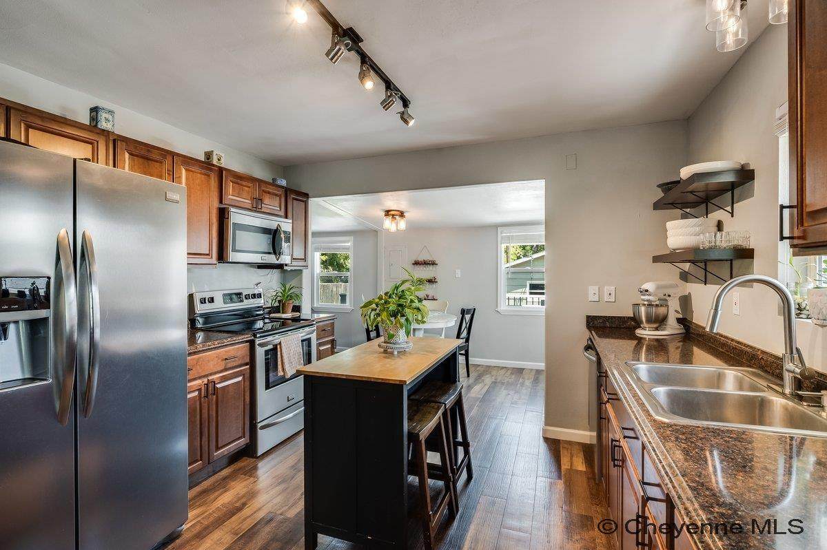 3317 Dey Ave - Photo 1