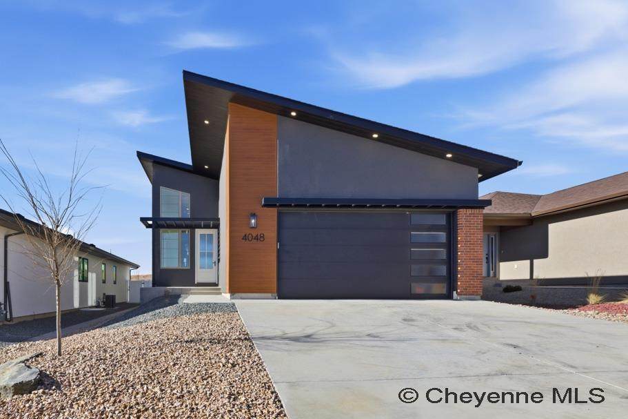 4048 Saddleback Ln - Photo 1