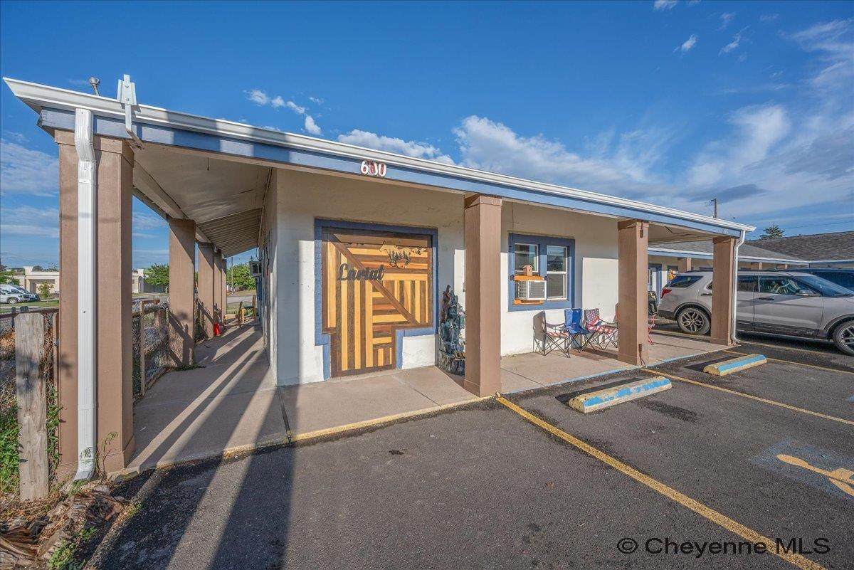 600 Central Ave - Photo 1