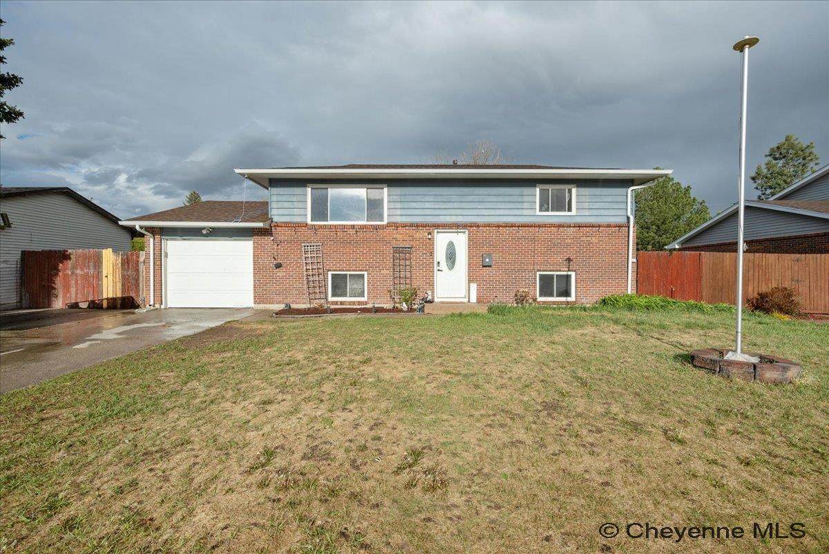 4729 Linden Wy - Photo 1