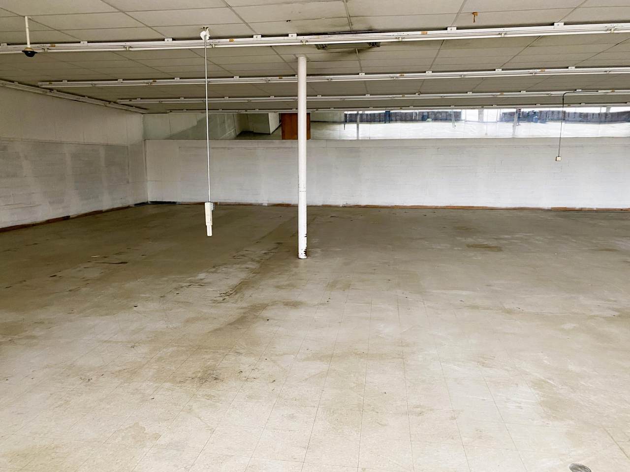 221 Robertson Boulevard - Photo 1