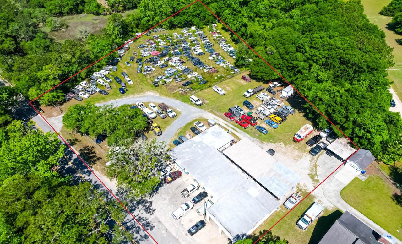 3188 River Road - Photo 1