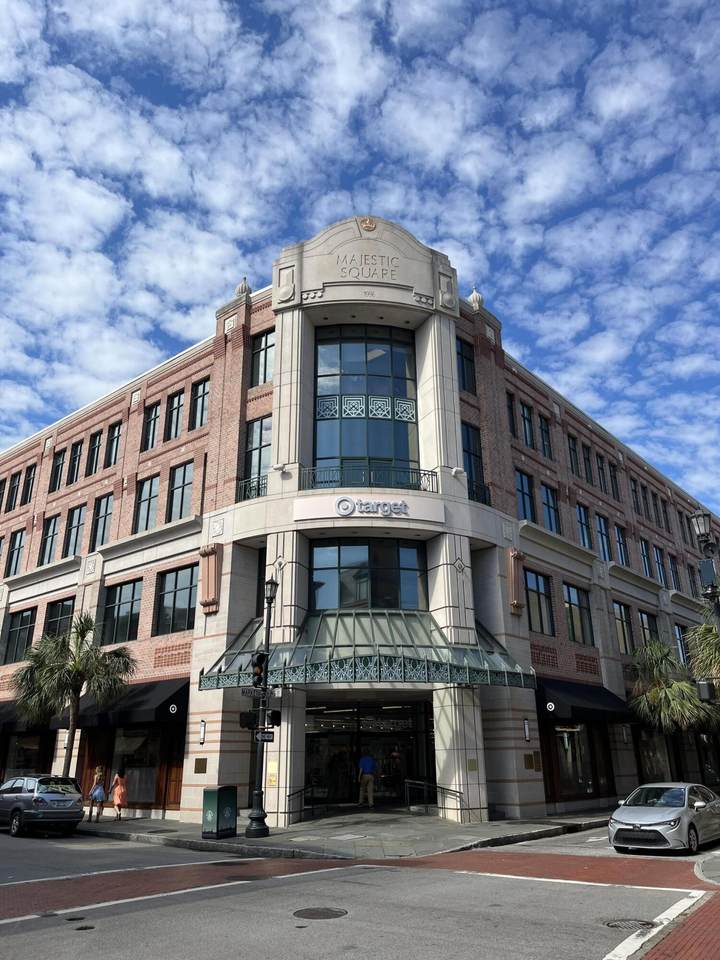 211 King Street - Photo 1
