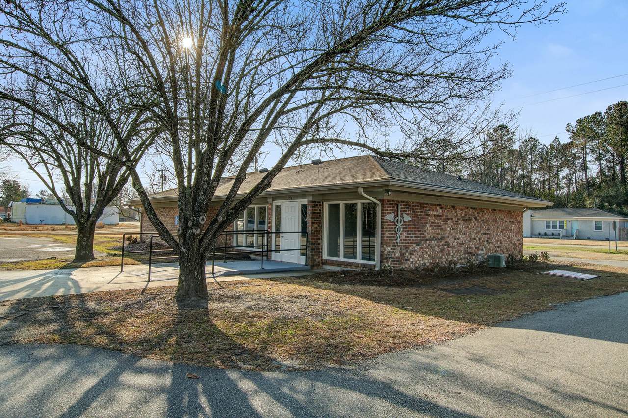 137 Cedar Drive - Photo 1