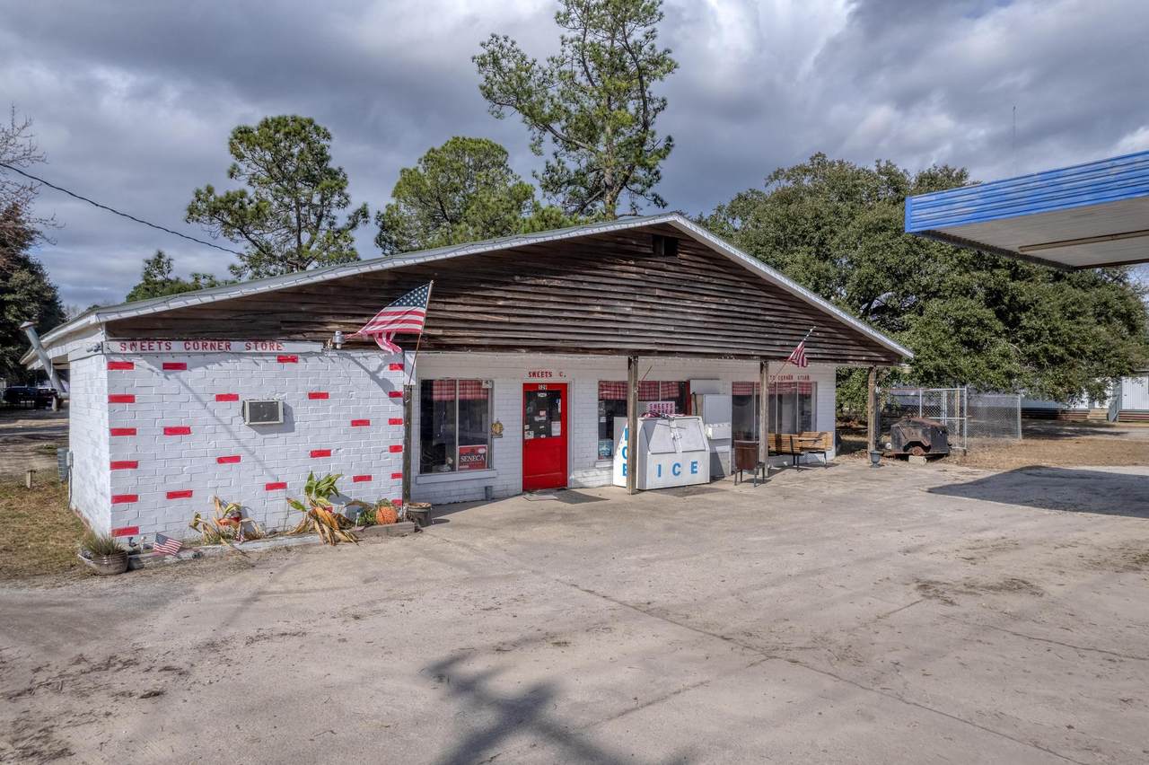 529 Williamsburg County Highway - Photo 1