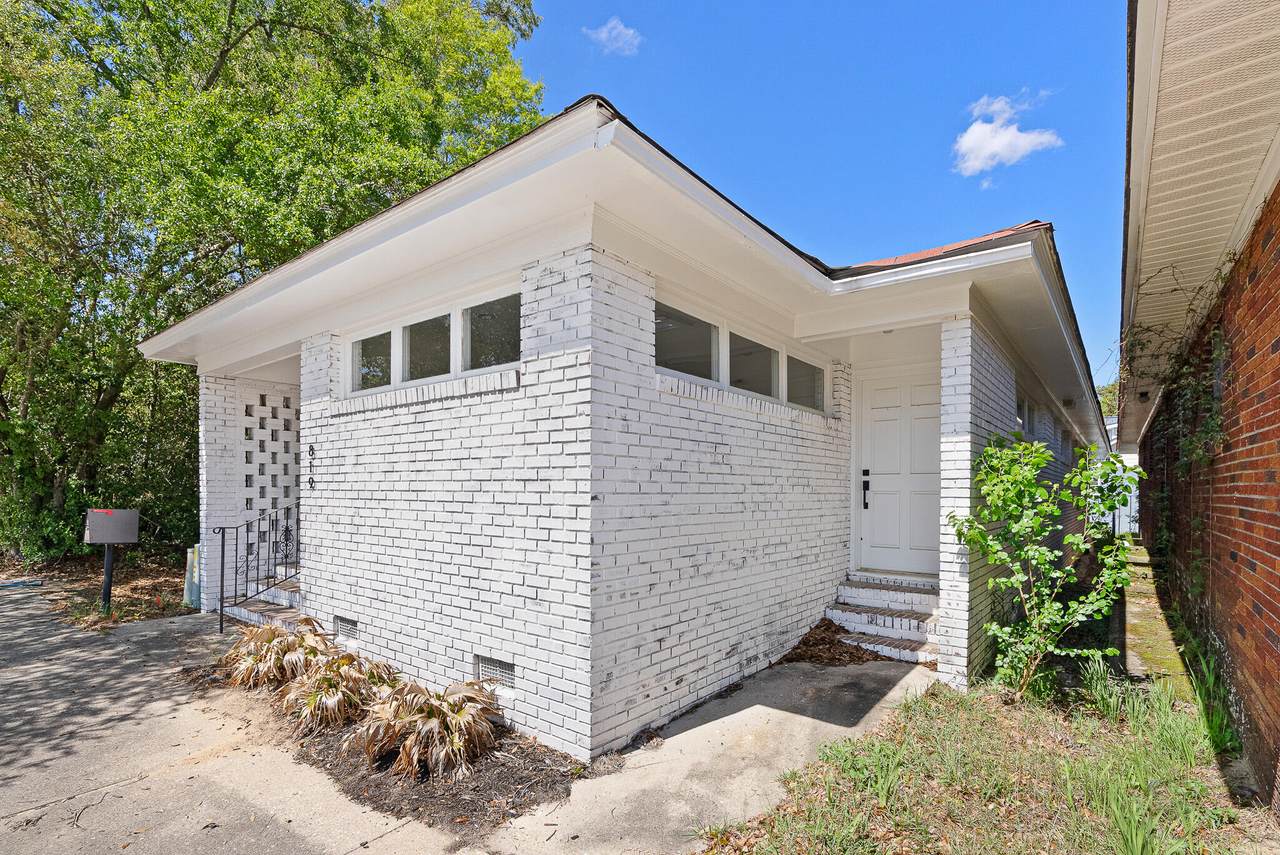 819 Carn Street - Photo 1