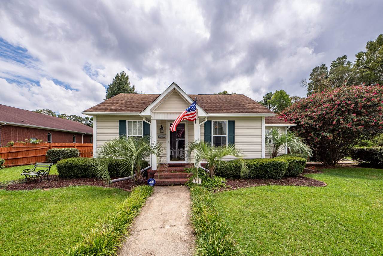 111 Heatley Street - Photo 1