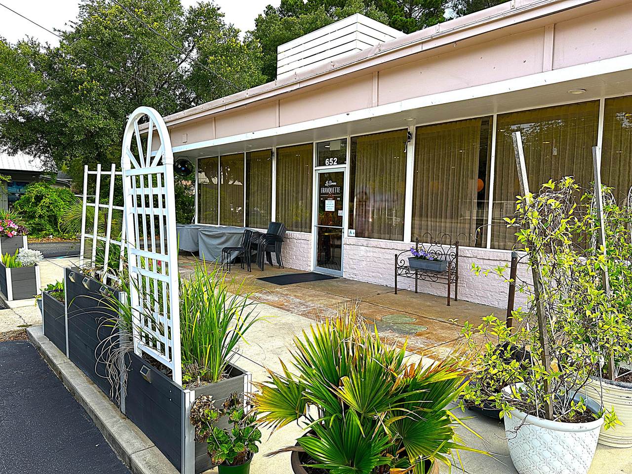 652 St. Andrews Boulevard - Photo 1