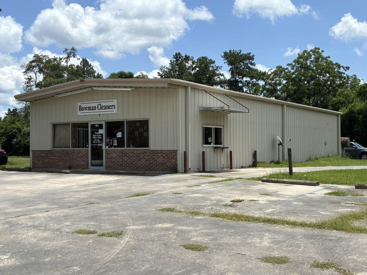 591 Bowman Avenue - Photo 1