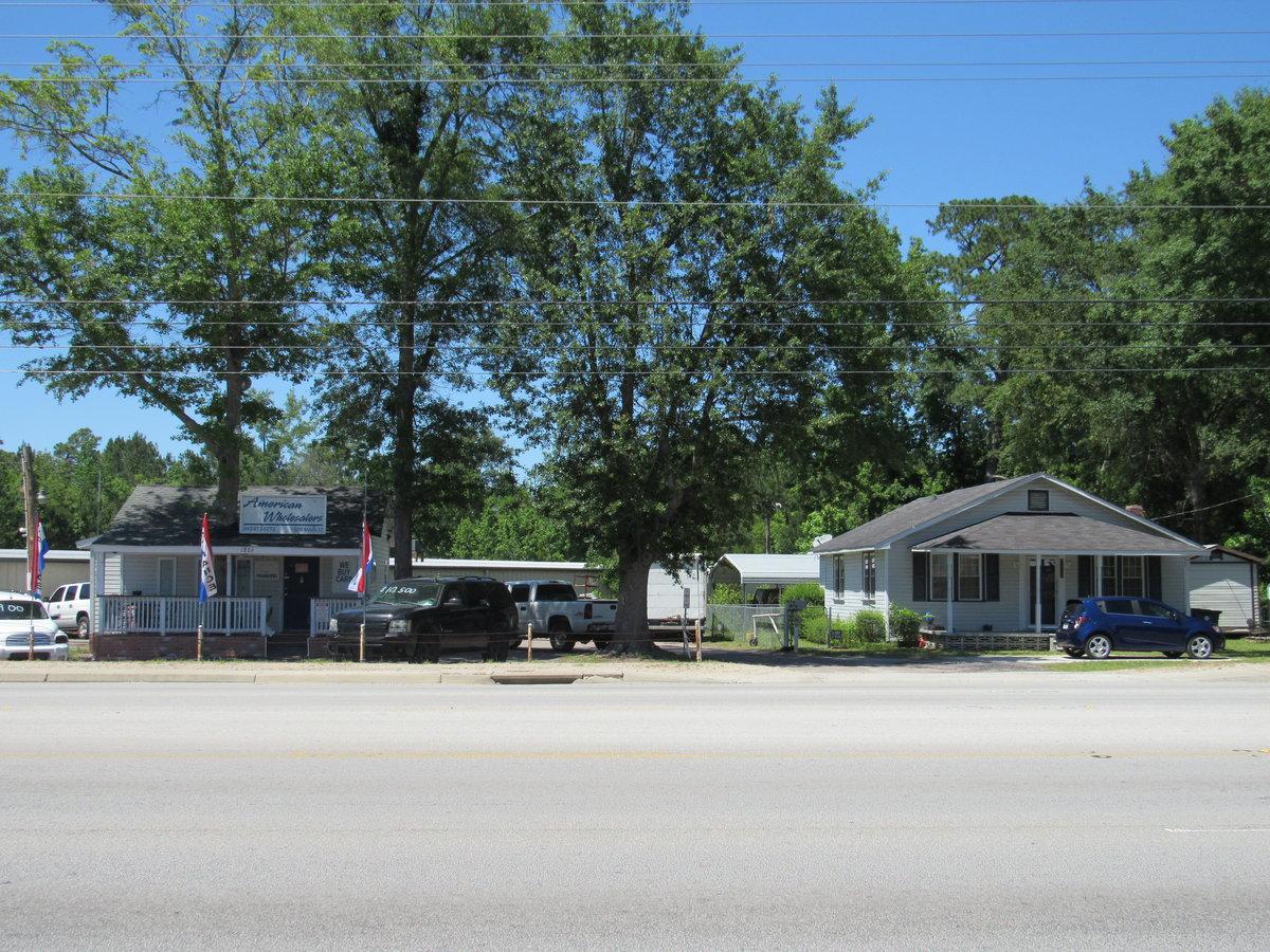 1832 Main St - Photo 1