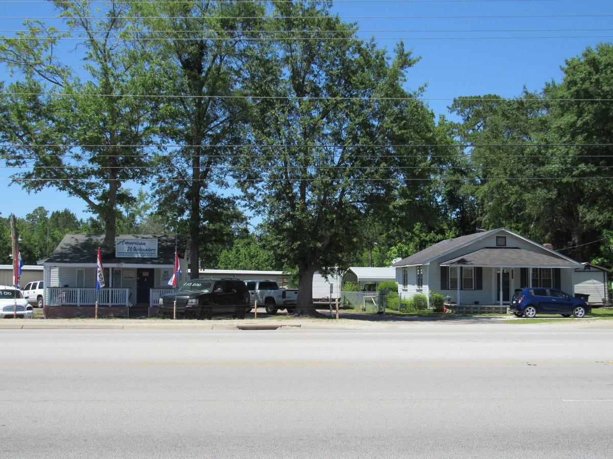 1832 Main St - Photo 1