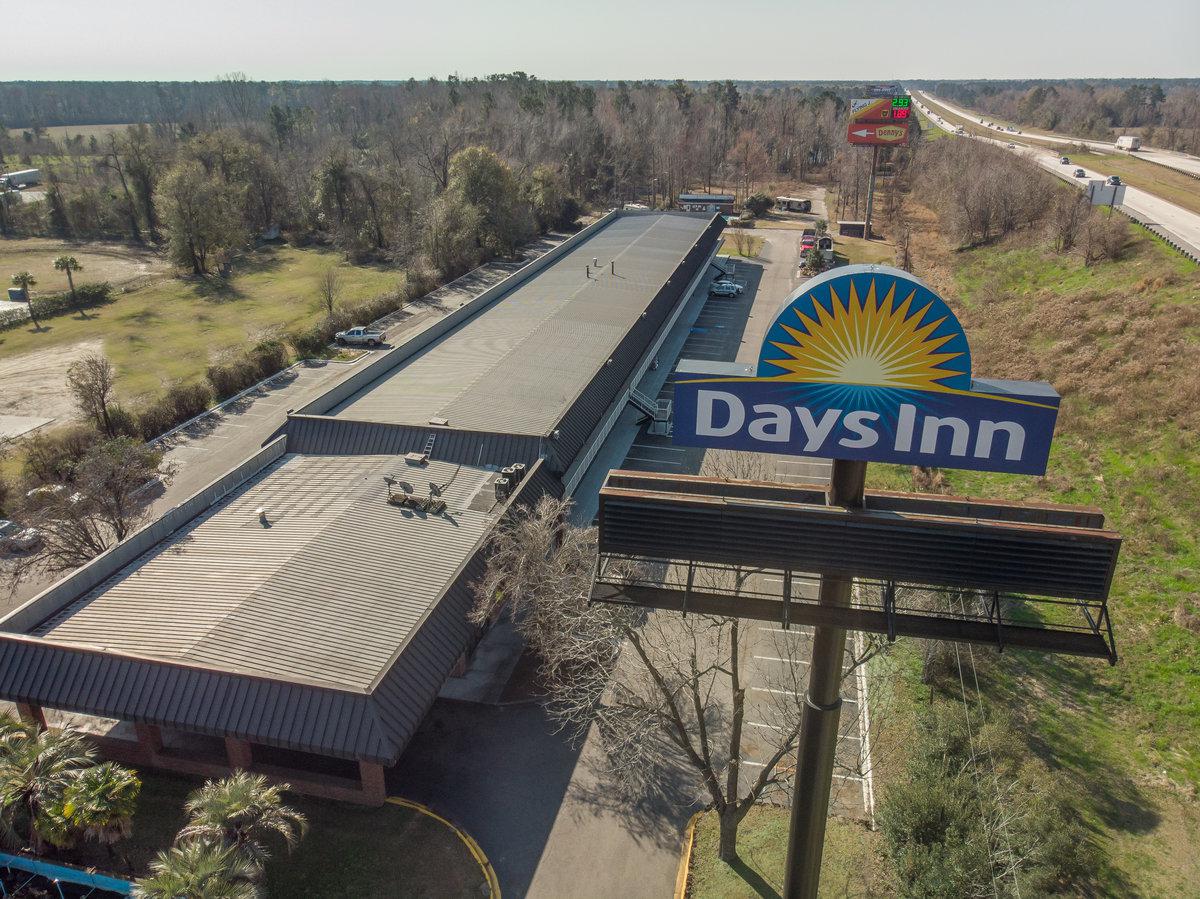 139 Motel Drive - Photo 1