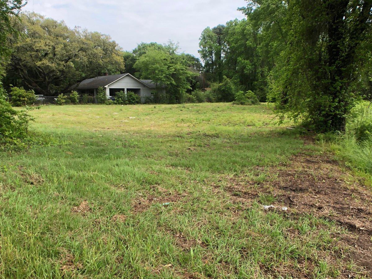 1444 Folly Rd - Photo 1