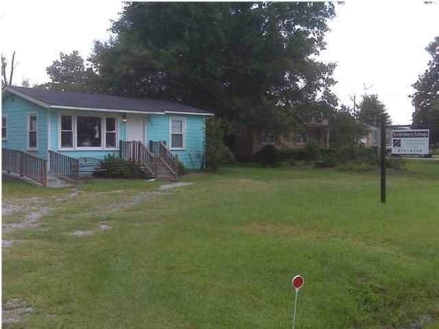 131 Berkeley Cir - Photo 1