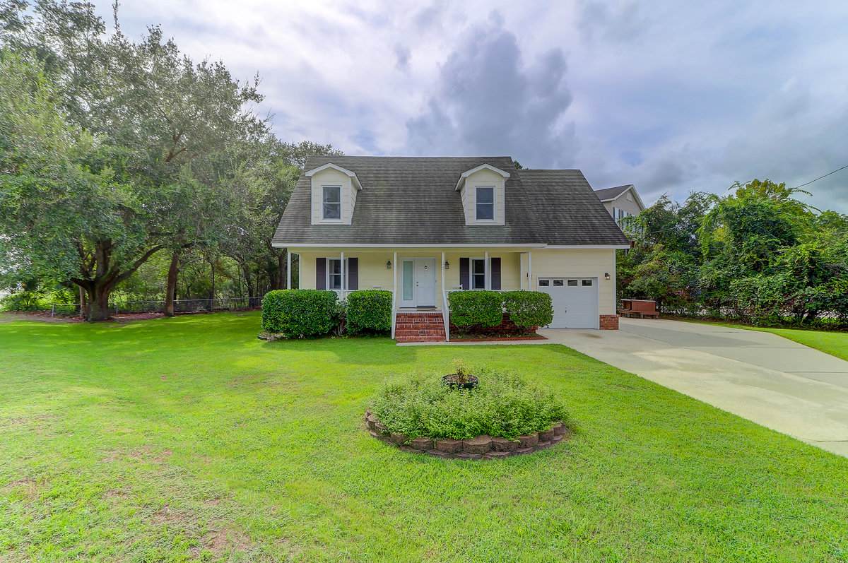 1477 Theresa Dr - Photo 1