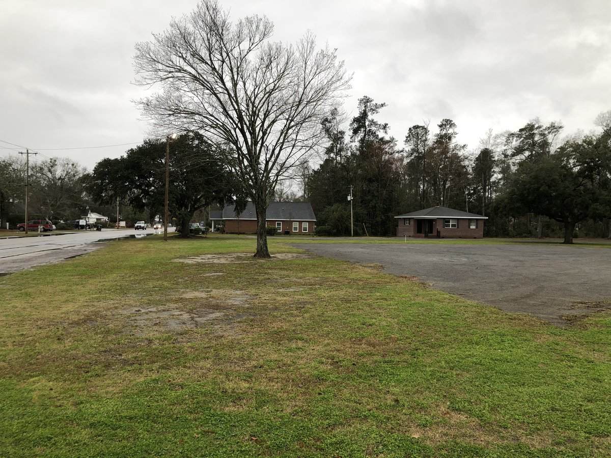219 Carolina Ave - Photo 1