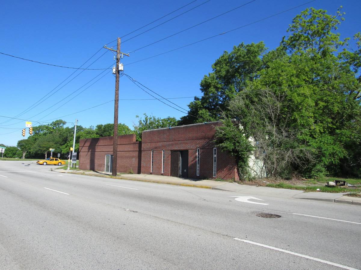1928 Montague Ave - Photo 1