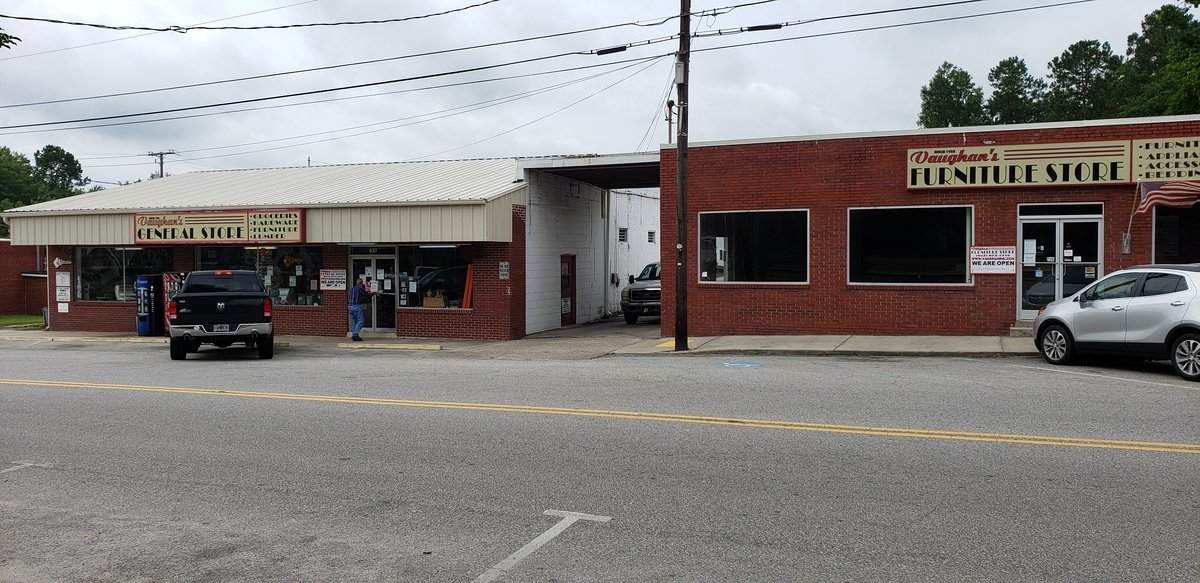 437 Railroad Ave - Photo 1